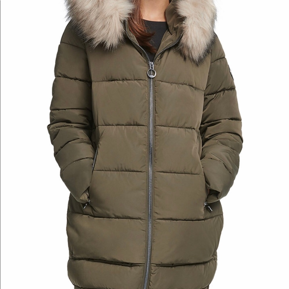 DKNY ~Puffer coat